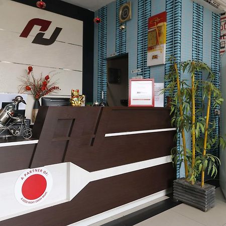 Reddoorz Plus Near Fort Rotterdam Макасар Экстерьер фото
